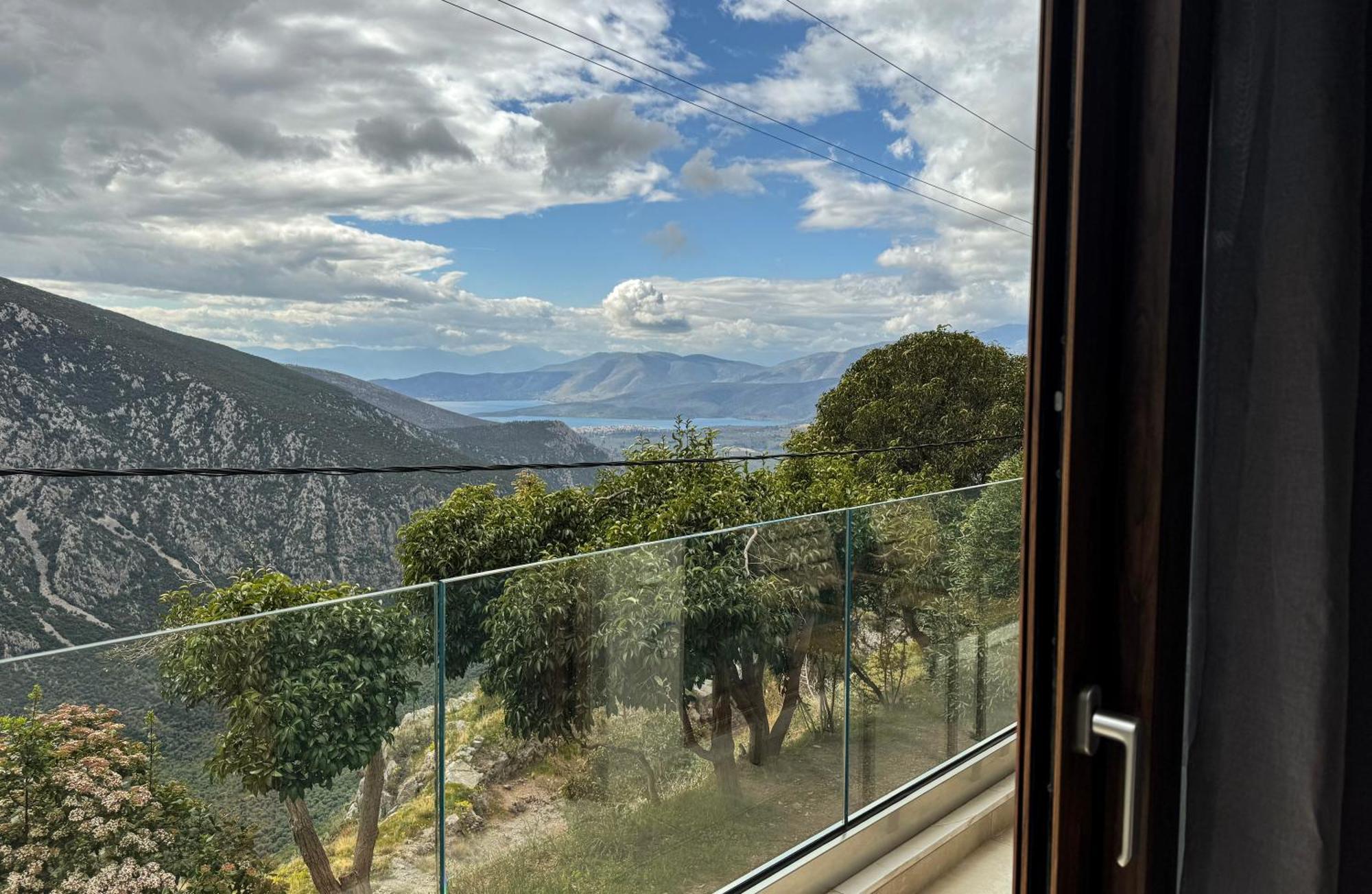 Komody Delphi Buitenkant foto